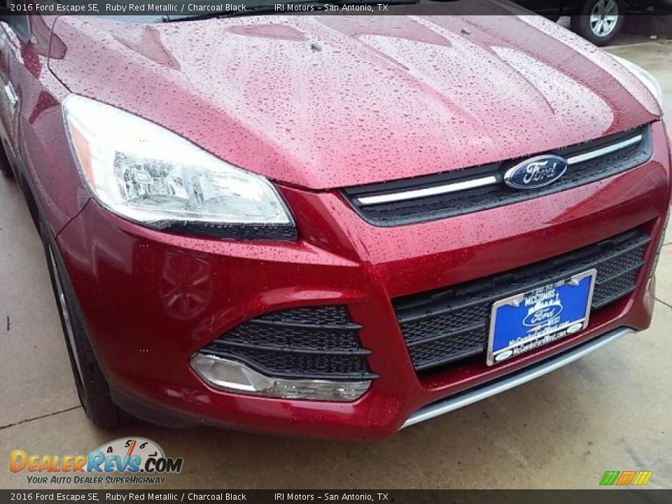 2016 Ford Escape SE Ruby Red Metallic / Charcoal Black Photo #19