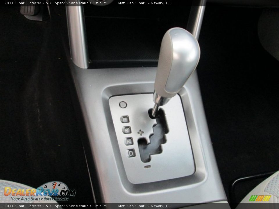 2011 Subaru Forester 2.5 X Spark Silver Metallic / Platinum Photo #25
