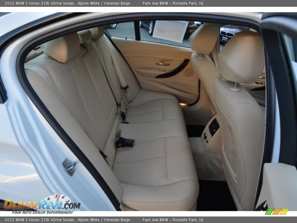 2013 BMW 3 Series 328i xDrive Sedan Alpine White / Venetian Beige Photo #25