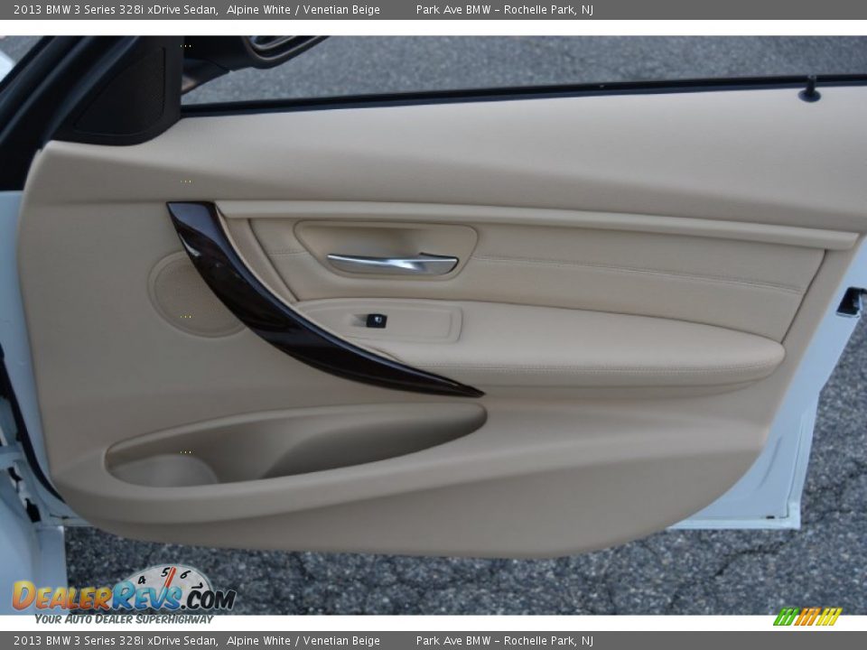 2013 BMW 3 Series 328i xDrive Sedan Alpine White / Venetian Beige Photo #26