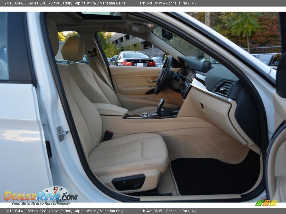 2013 BMW 3 Series 328i xDrive Sedan Alpine White / Venetian Beige Photo #28