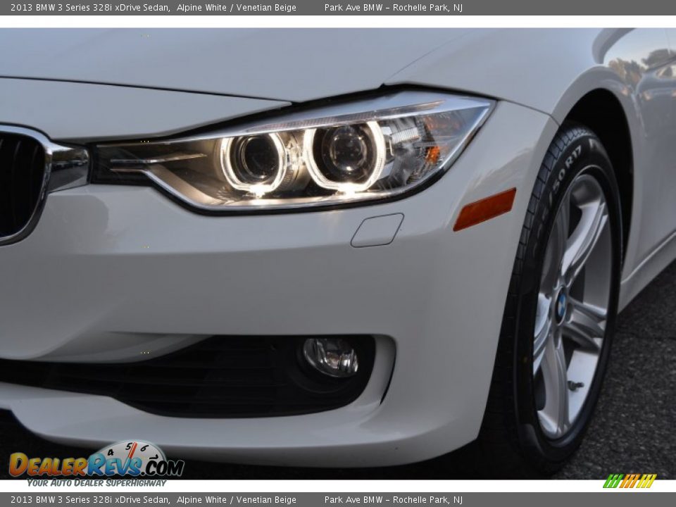 2013 BMW 3 Series 328i xDrive Sedan Alpine White / Venetian Beige Photo #31
