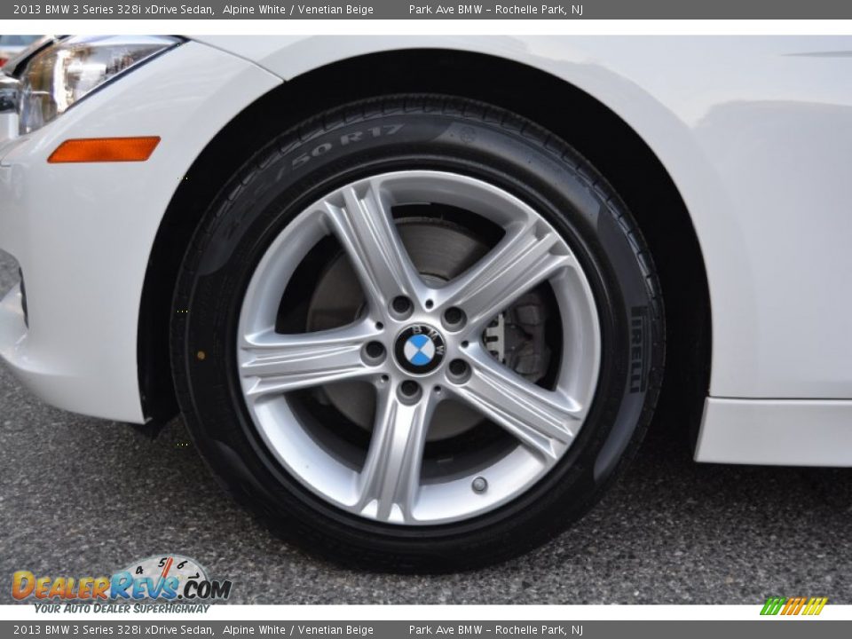 2013 BMW 3 Series 328i xDrive Sedan Alpine White / Venetian Beige Photo #32