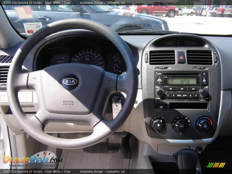2005 Kia Spectra LX Sedan Clear White / Gray Photo #11