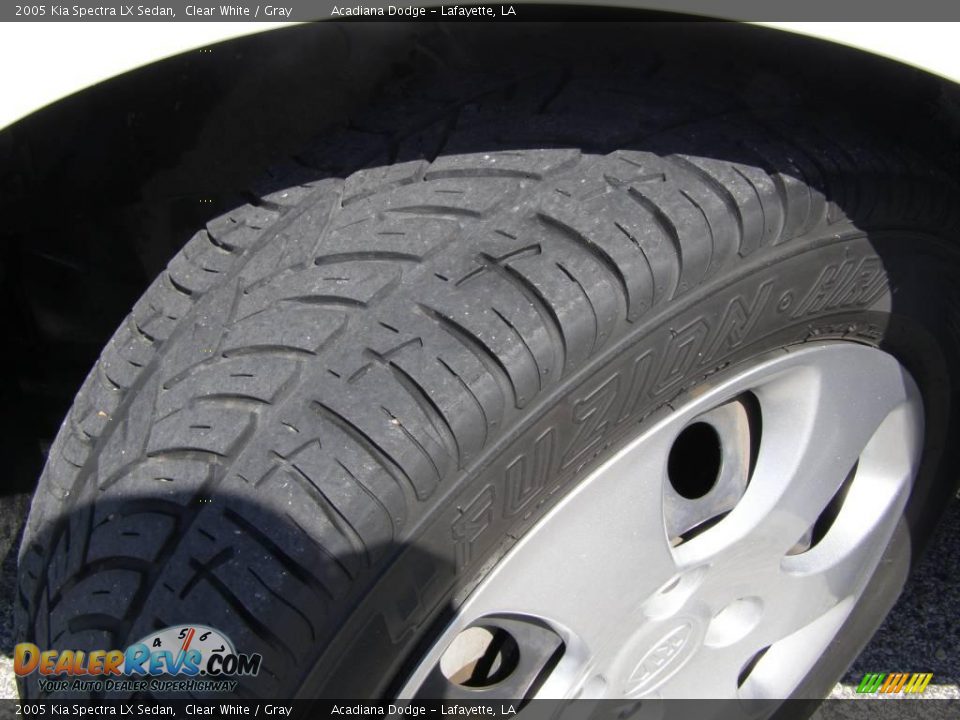 2005 Kia Spectra LX Sedan Clear White / Gray Photo #12