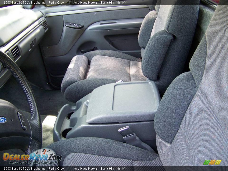 Front Seat of 1993 Ford F150 SVT Lightning Photo #25