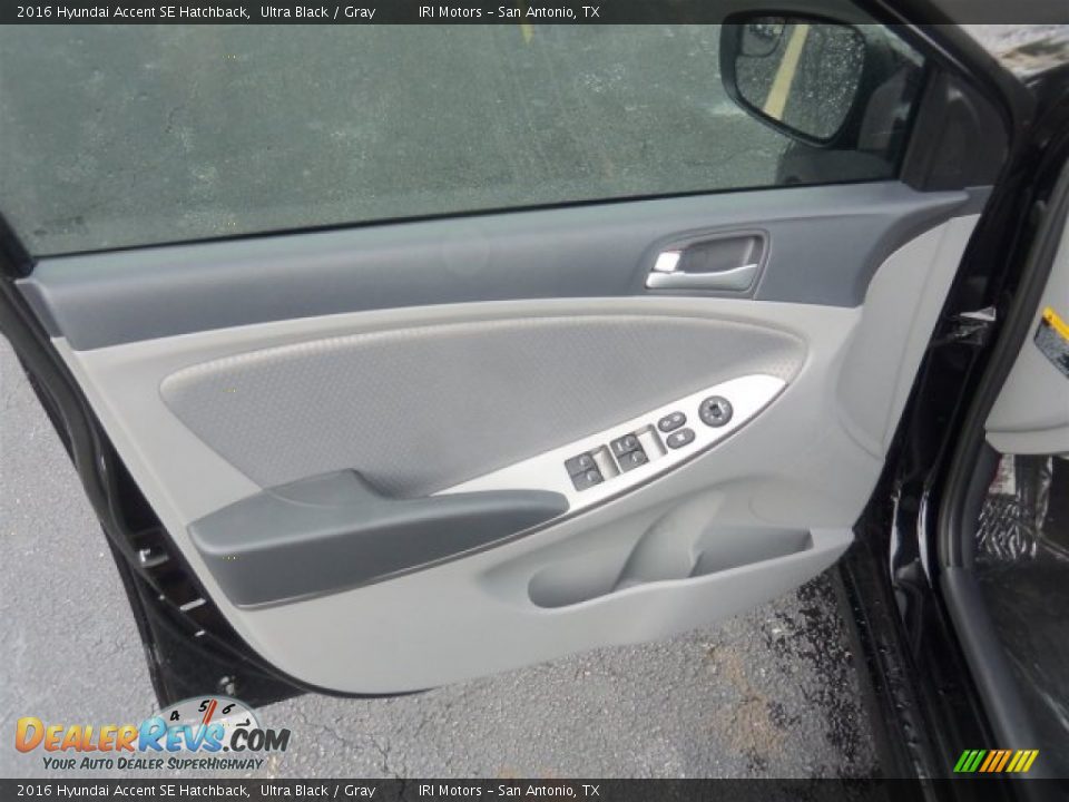 2016 Hyundai Accent SE Hatchback Ultra Black / Gray Photo #20