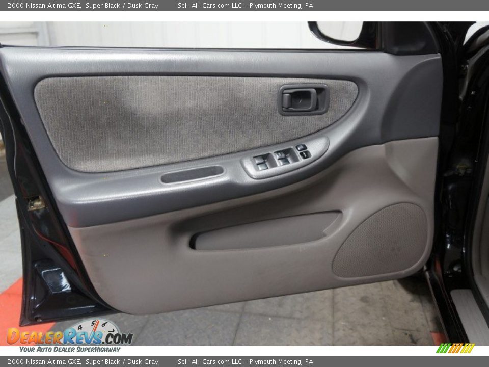 2000 Nissan Altima GXE Super Black / Dusk Gray Photo #12