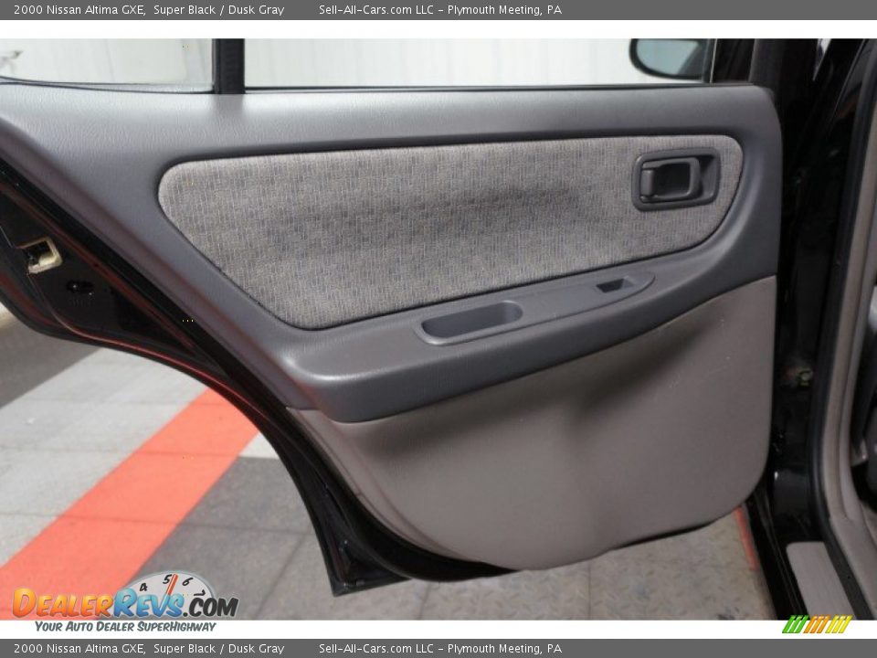 2000 Nissan Altima GXE Super Black / Dusk Gray Photo #15