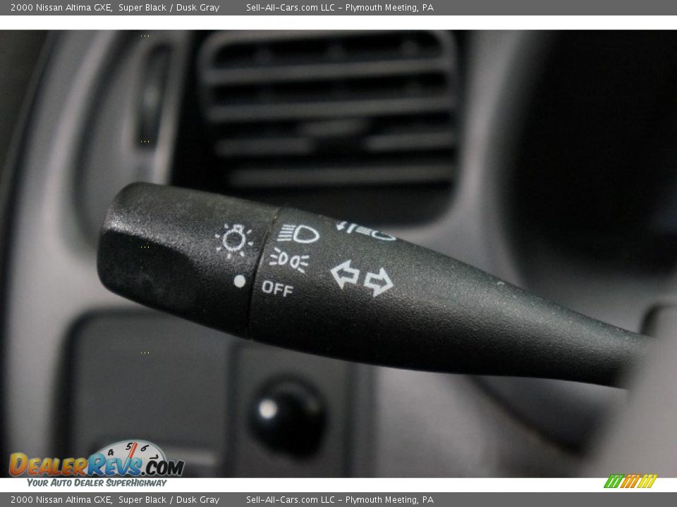 2000 Nissan Altima GXE Super Black / Dusk Gray Photo #23