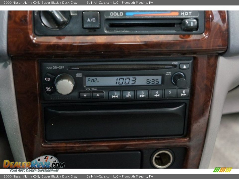 2000 Nissan Altima GXE Super Black / Dusk Gray Photo #30