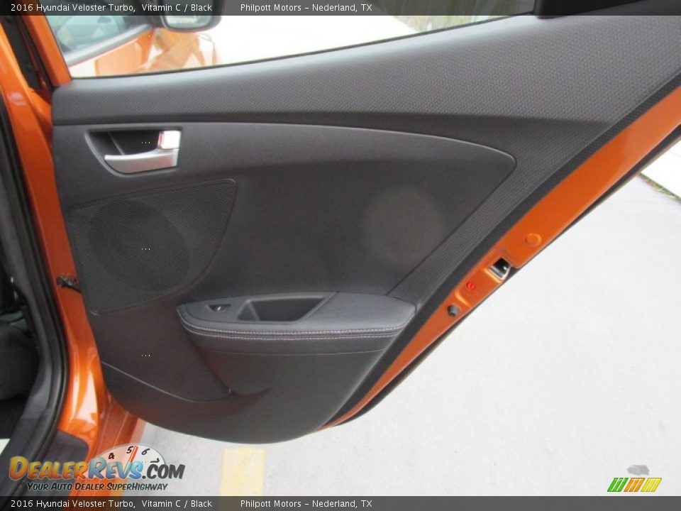 2016 Hyundai Veloster Turbo Vitamin C / Black Photo #17