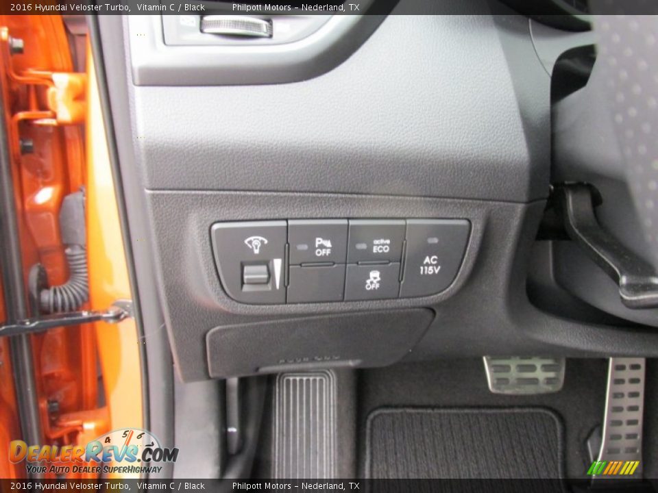 2016 Hyundai Veloster Turbo Vitamin C / Black Photo #27
