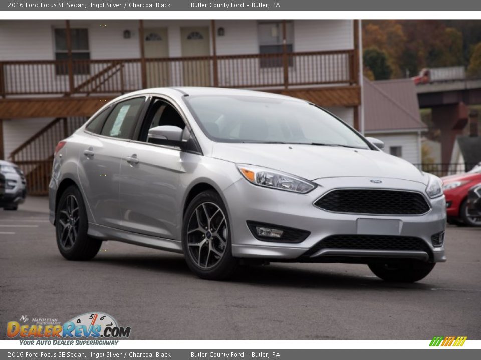 2016 Ford Focus SE Sedan Ingot Silver / Charcoal Black Photo #1