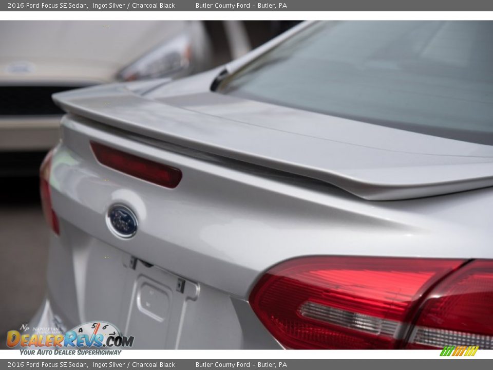 2016 Ford Focus SE Sedan Ingot Silver / Charcoal Black Photo #4