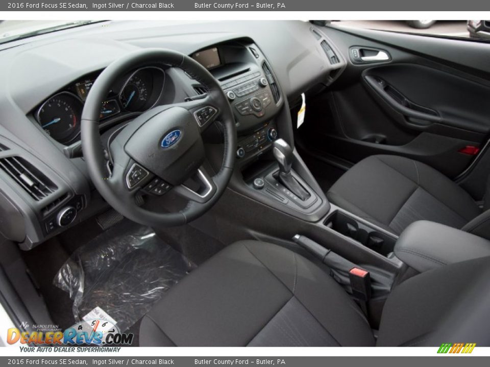2016 Ford Focus SE Sedan Ingot Silver / Charcoal Black Photo #6