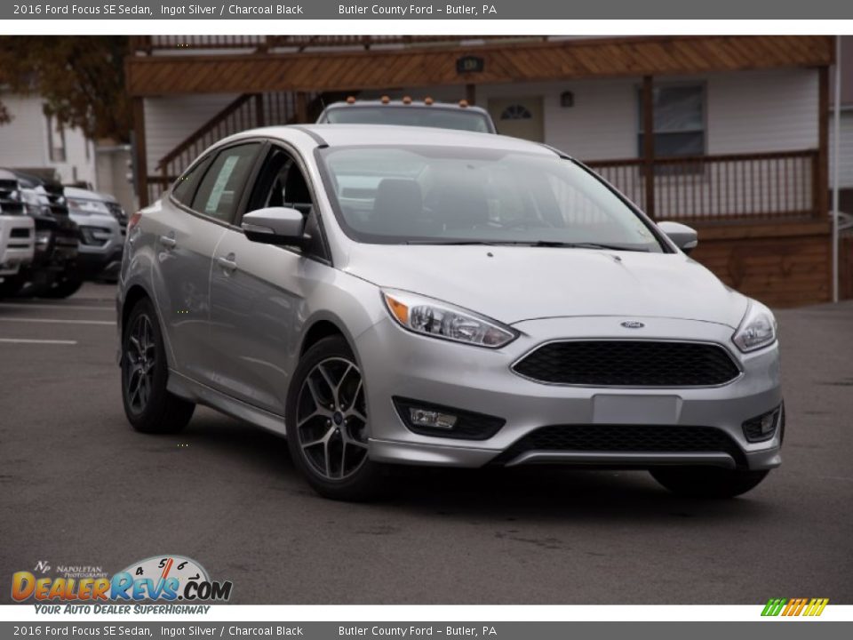 2016 Ford Focus SE Sedan Ingot Silver / Charcoal Black Photo #1