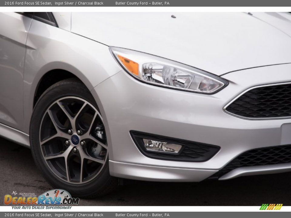 2016 Ford Focus SE Sedan Ingot Silver / Charcoal Black Photo #2