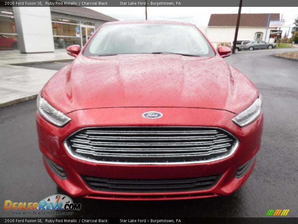 2016 Ford Fusion SE Ruby Red Metallic / Charcoal Black Photo #2