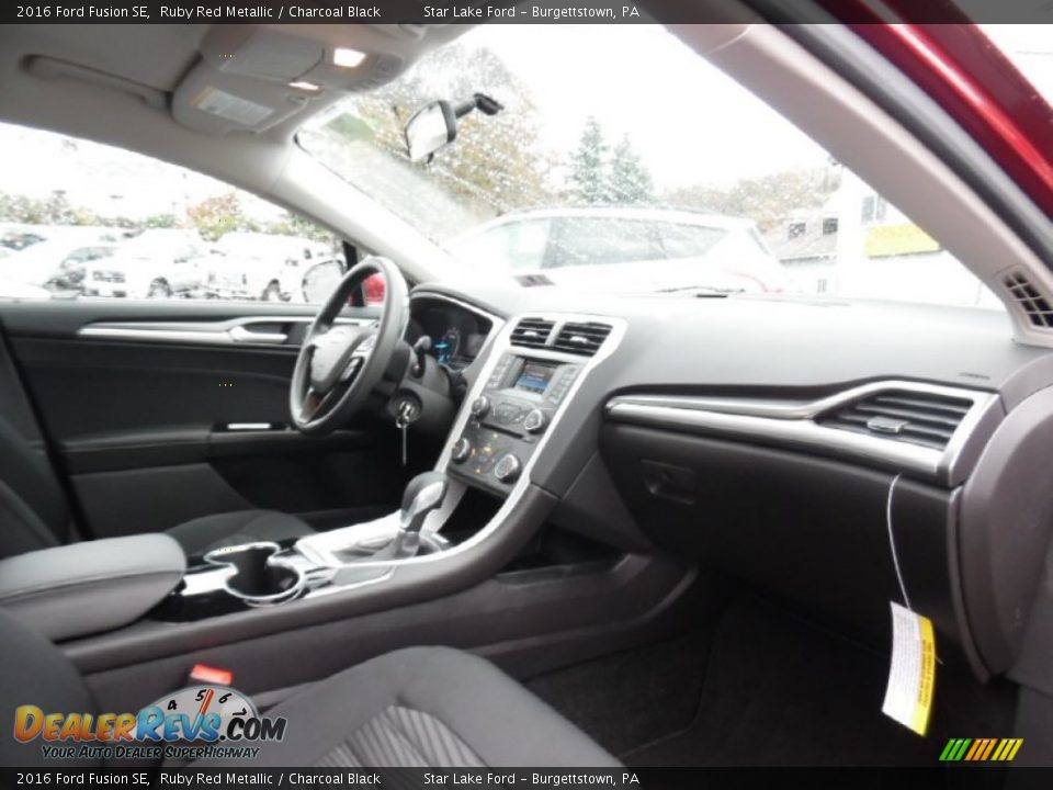 2016 Ford Fusion SE Ruby Red Metallic / Charcoal Black Photo #5