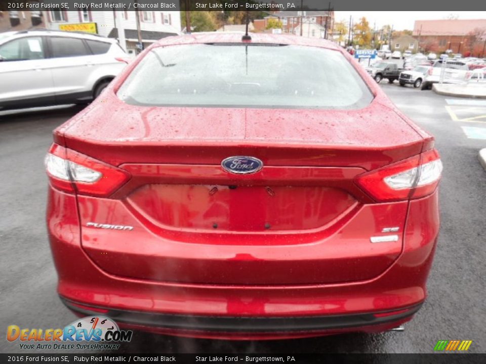 2016 Ford Fusion SE Ruby Red Metallic / Charcoal Black Photo #7