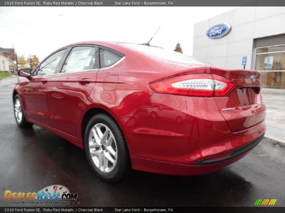 2016 Ford Fusion SE Ruby Red Metallic / Charcoal Black Photo #8