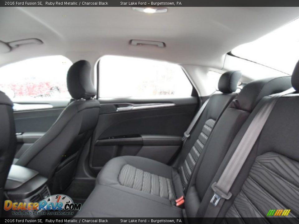 2016 Ford Fusion SE Ruby Red Metallic / Charcoal Black Photo #11
