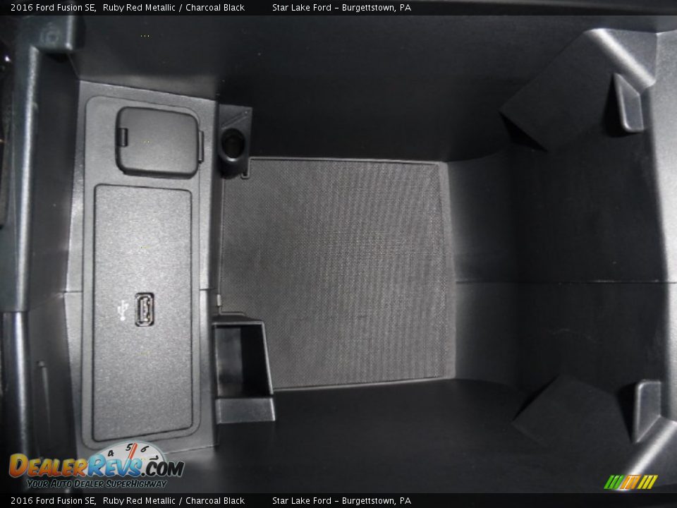 2016 Ford Fusion SE Ruby Red Metallic / Charcoal Black Photo #19