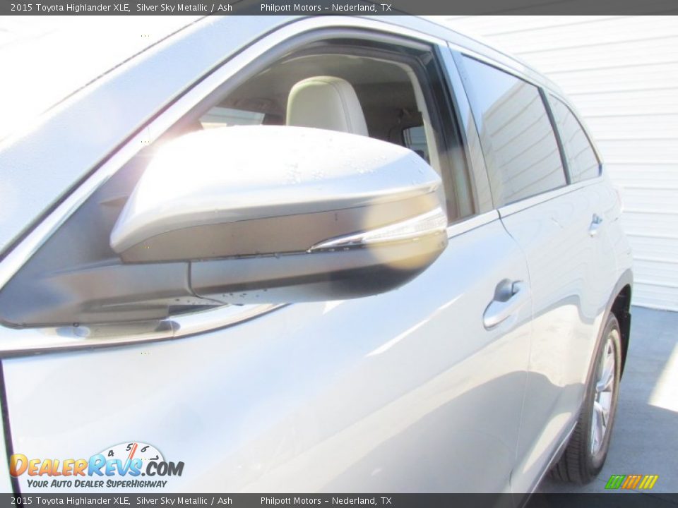 2015 Toyota Highlander XLE Silver Sky Metallic / Ash Photo #12