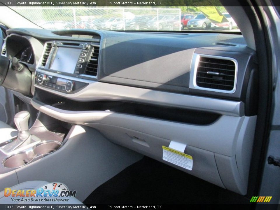 2015 Toyota Highlander XLE Silver Sky Metallic / Ash Photo #15