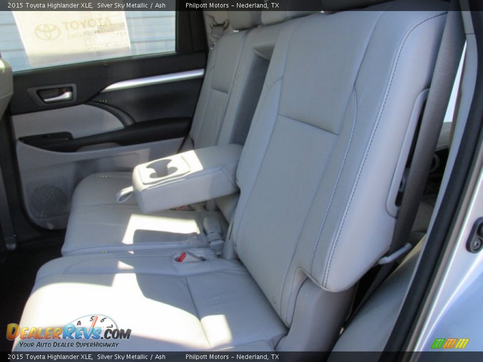 2015 Toyota Highlander XLE Silver Sky Metallic / Ash Photo #19