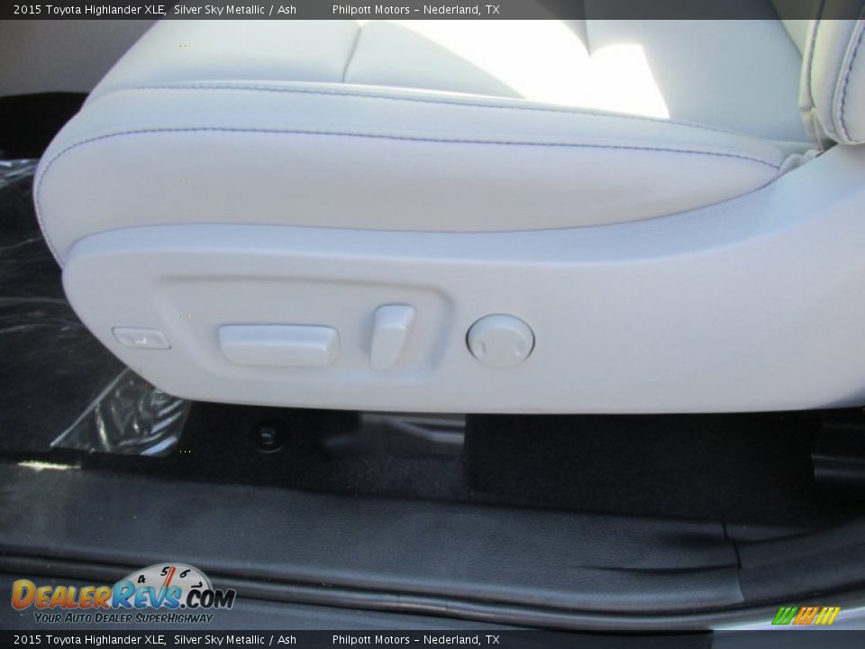 2015 Toyota Highlander XLE Silver Sky Metallic / Ash Photo #23