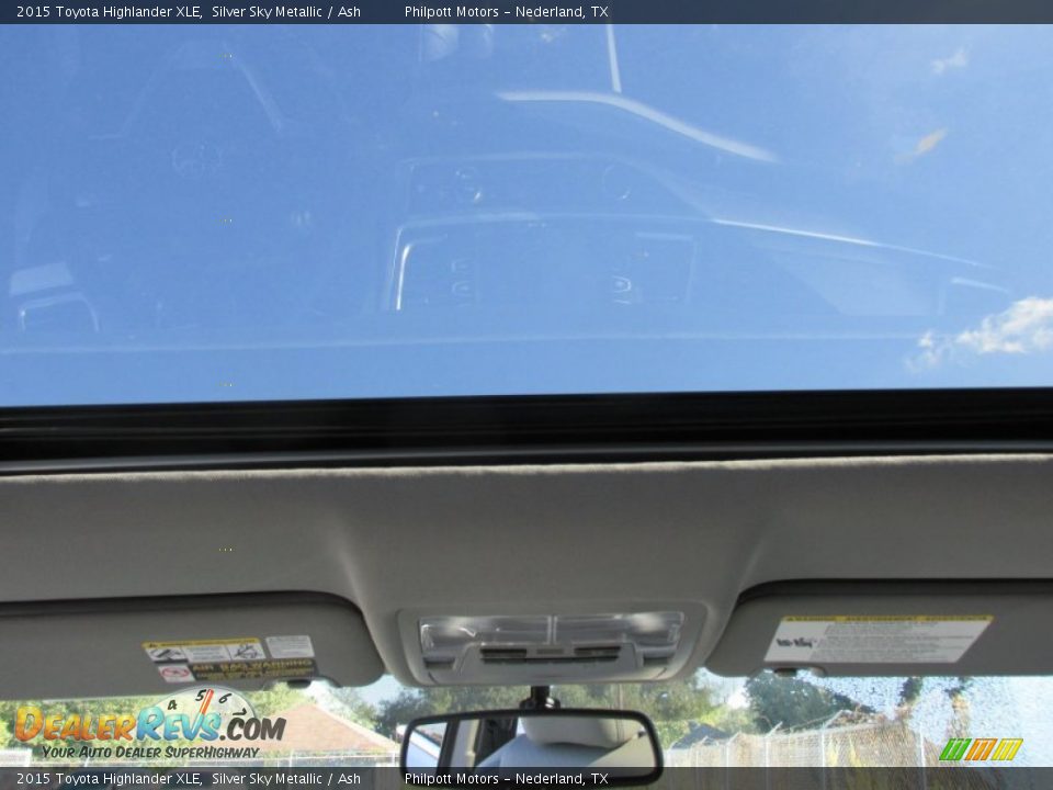 2015 Toyota Highlander XLE Silver Sky Metallic / Ash Photo #24