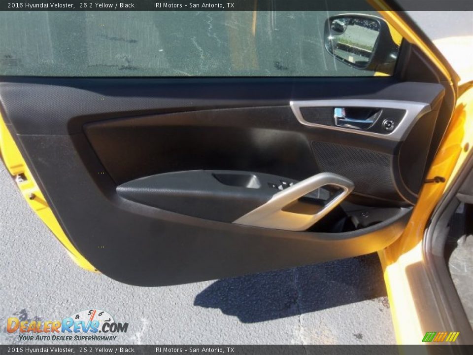 2016 Hyundai Veloster 26.2 Yellow / Black Photo #20