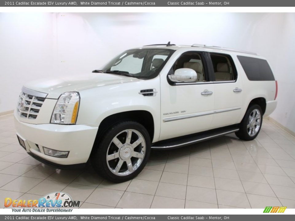 Front 3/4 View of 2011 Cadillac Escalade ESV Luxury AWD Photo #3