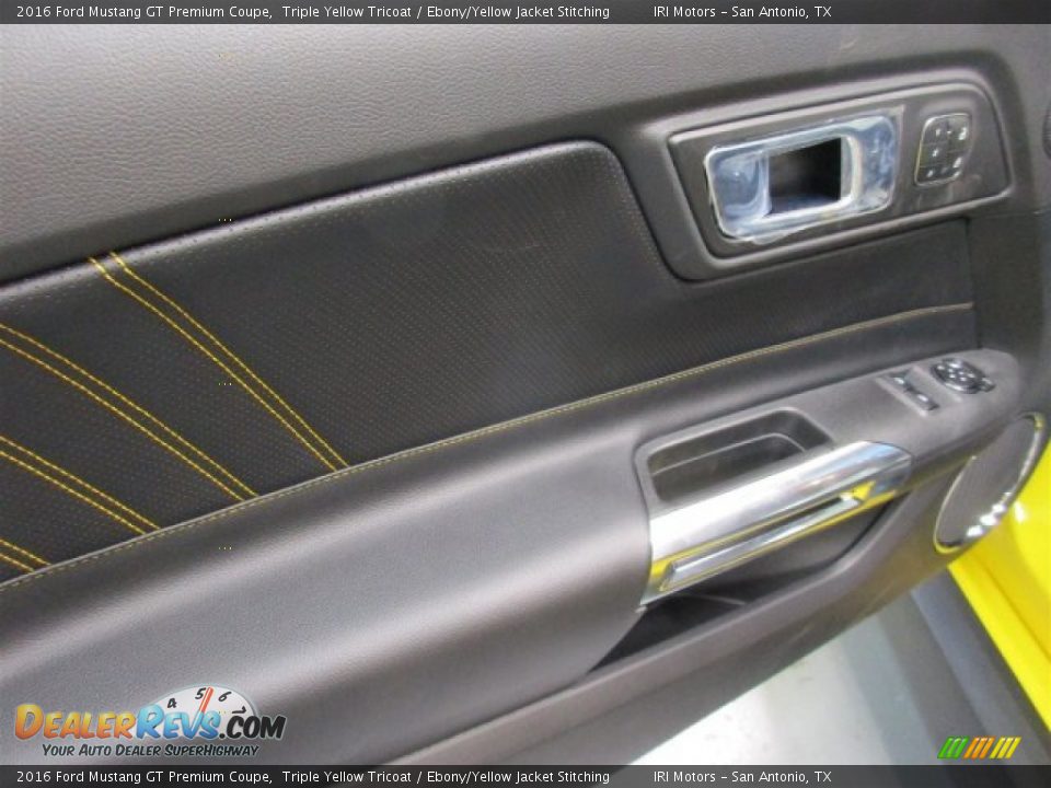 Door Panel of 2016 Ford Mustang GT Premium Coupe Photo #14