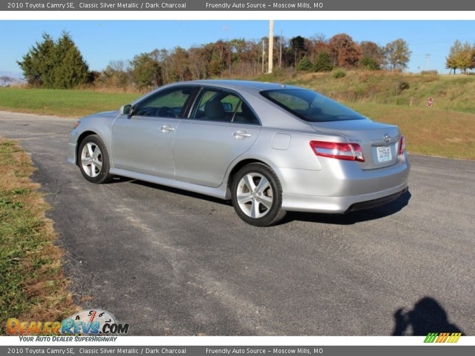 2010 Toyota Camry SE Classic Silver Metallic / Dark Charcoal Photo #27