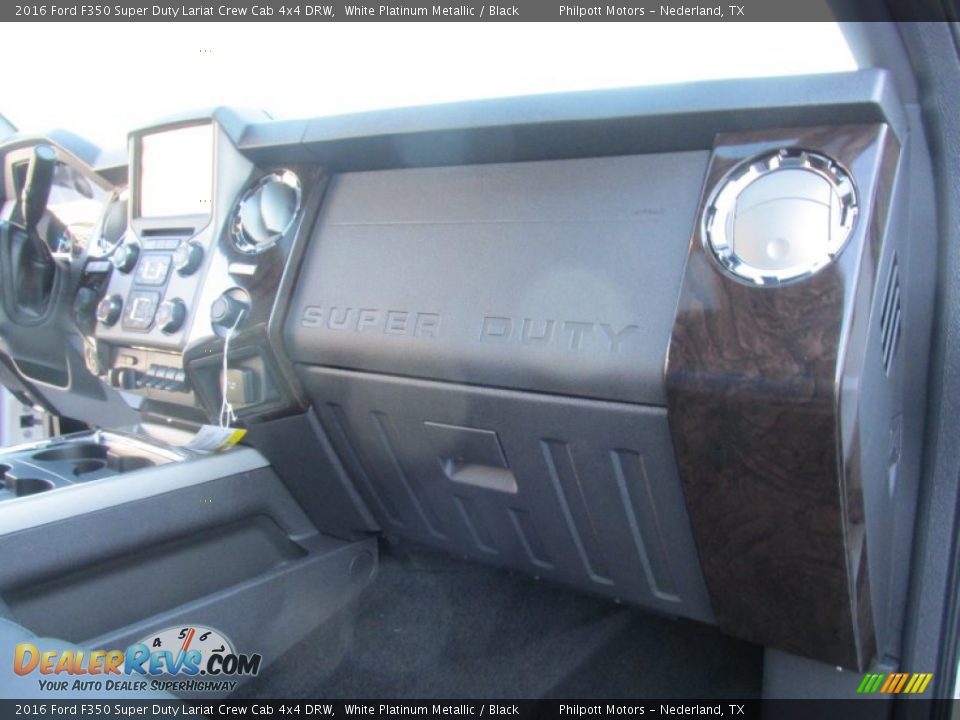 2016 Ford F350 Super Duty Lariat Crew Cab 4x4 DRW White Platinum Metallic / Black Photo #19