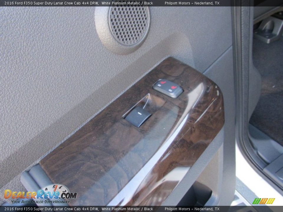 2016 Ford F350 Super Duty Lariat Crew Cab 4x4 DRW White Platinum Metallic / Black Photo #21