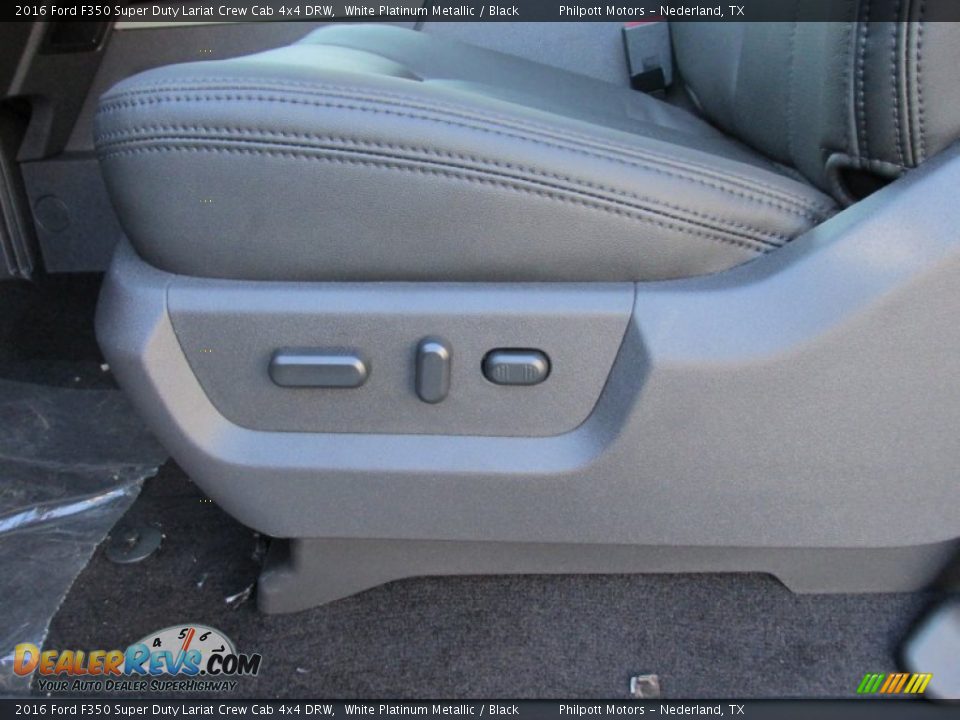 2016 Ford F350 Super Duty Lariat Crew Cab 4x4 DRW White Platinum Metallic / Black Photo #27
