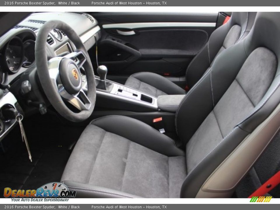 Front Seat of 2016 Porsche Boxster Spyder Photo #21