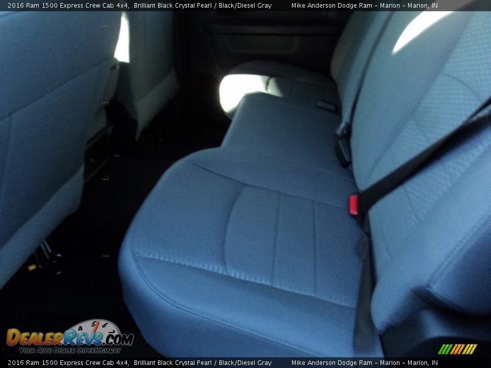 2016 Ram 1500 Express Crew Cab 4x4 Brilliant Black Crystal Pearl / Black/Diesel Gray Photo #7