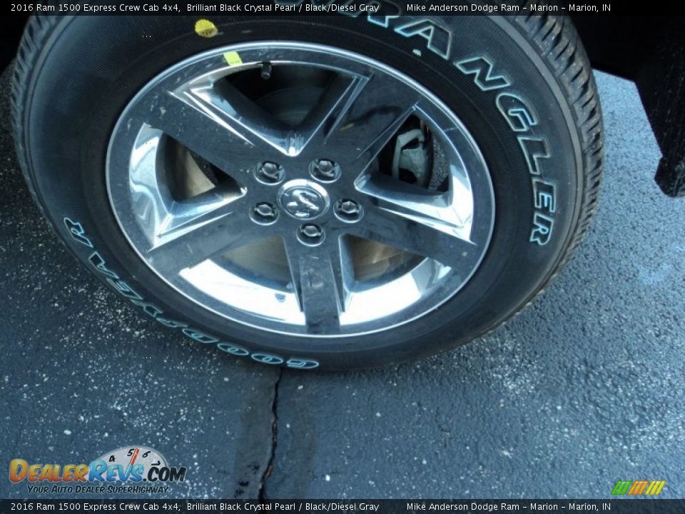 2016 Ram 1500 Express Crew Cab 4x4 Brilliant Black Crystal Pearl / Black/Diesel Gray Photo #9