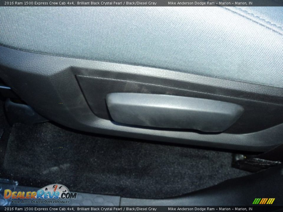 2016 Ram 1500 Express Crew Cab 4x4 Brilliant Black Crystal Pearl / Black/Diesel Gray Photo #12