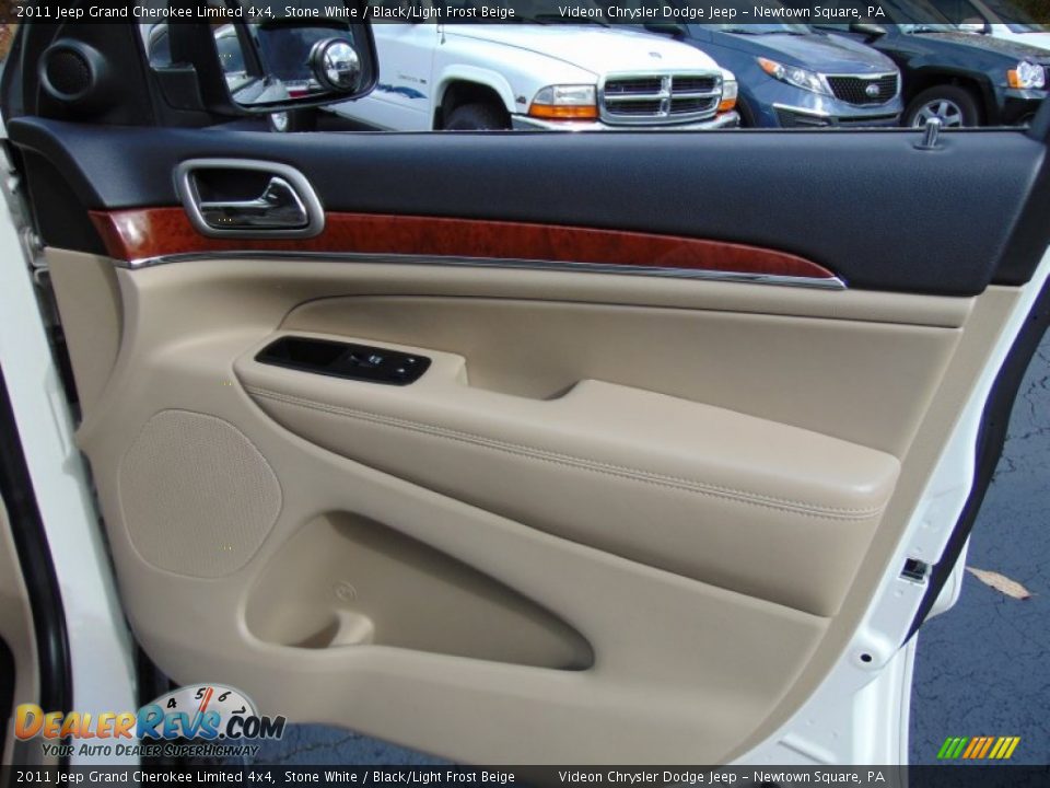 2011 Jeep Grand Cherokee Limited 4x4 Stone White / Black/Light Frost Beige Photo #18