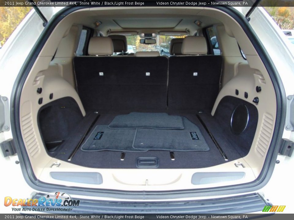 2011 Jeep Grand Cherokee Limited 4x4 Stone White / Black/Light Frost Beige Photo #23