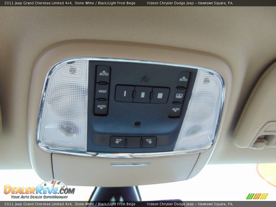 2011 Jeep Grand Cherokee Limited 4x4 Stone White / Black/Light Frost Beige Photo #25