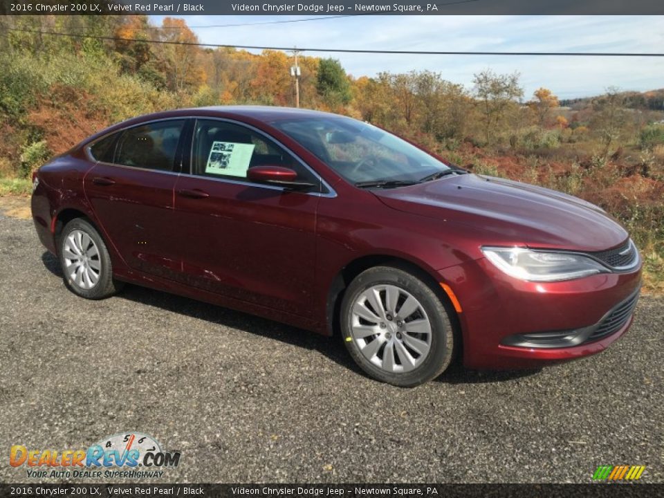 Front 3/4 View of 2016 Chrysler 200 LX Photo #2