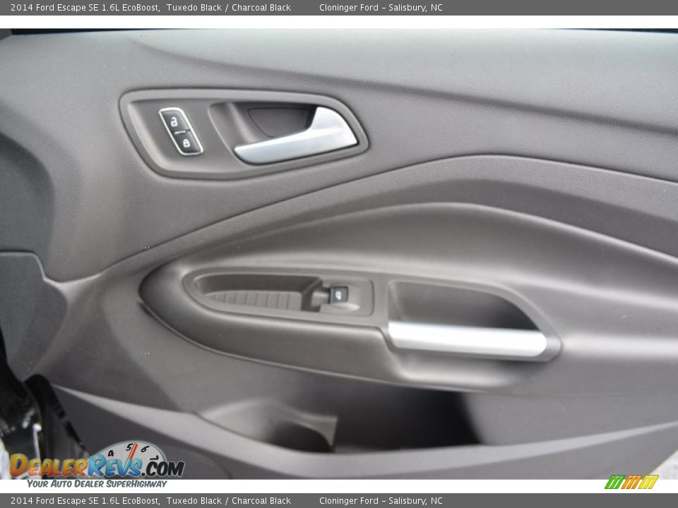 2014 Ford Escape SE 1.6L EcoBoost Tuxedo Black / Charcoal Black Photo #17