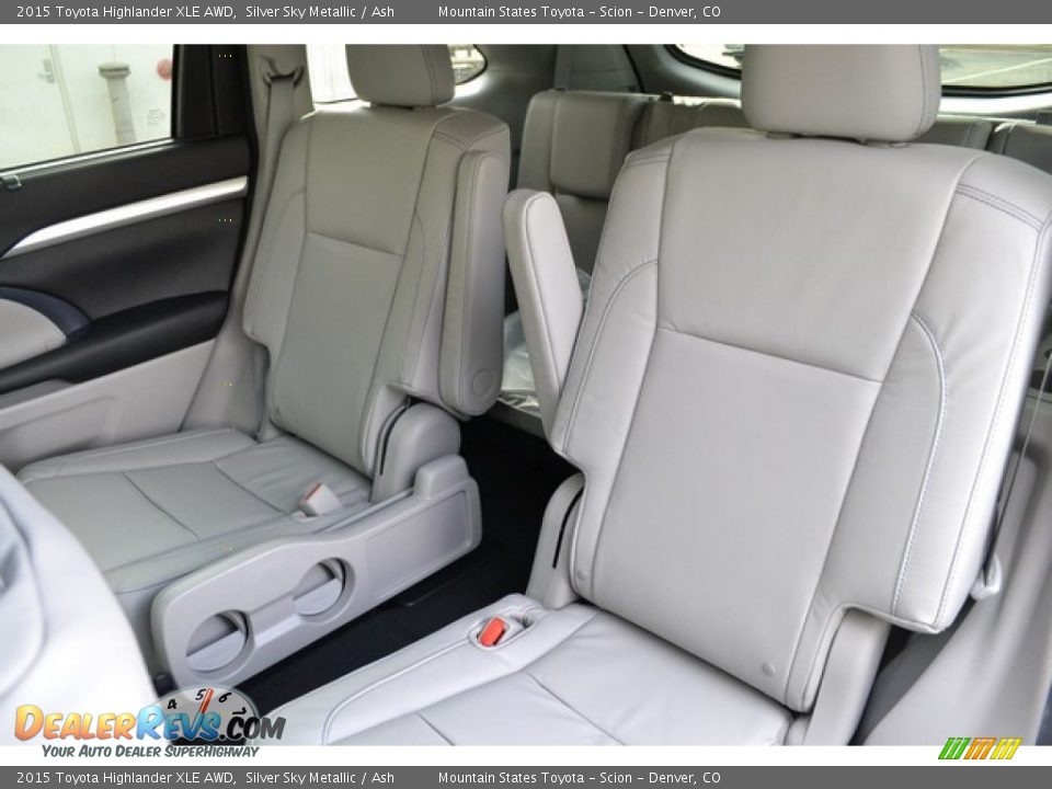 2015 Toyota Highlander XLE AWD Silver Sky Metallic / Ash Photo #7